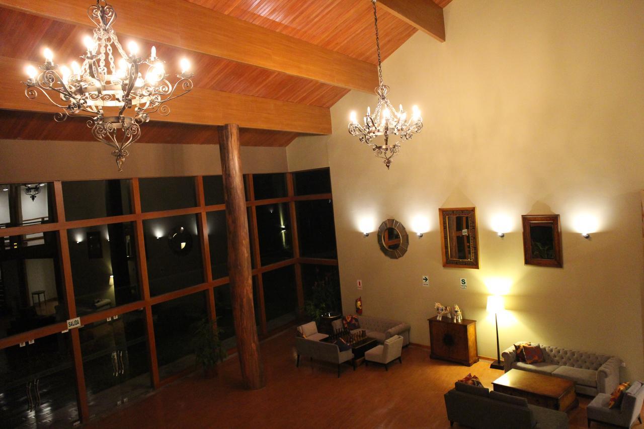 Taypikala Deluxe Valle Sagrado Urubamba Exterior photo
