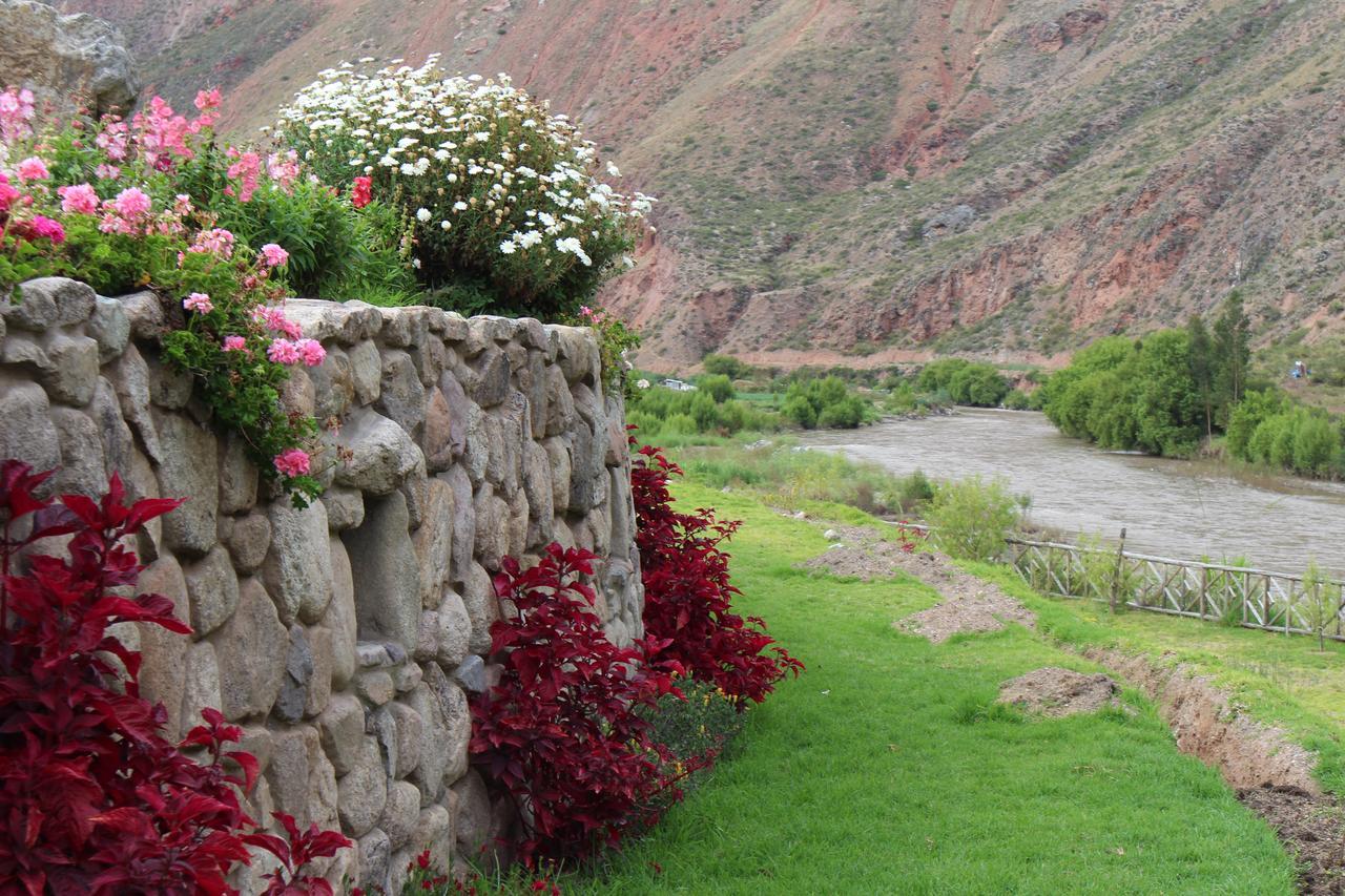 Taypikala Deluxe Valle Sagrado Urubamba Exterior photo